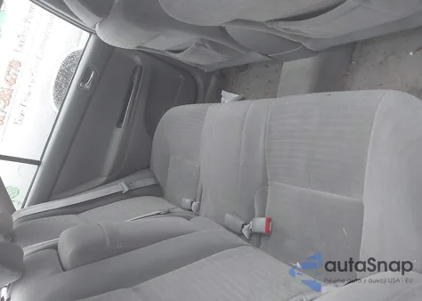 2005 Toyota Camry Le z USA, uszkodzony, nr VIN 4T1BE32K85U011513